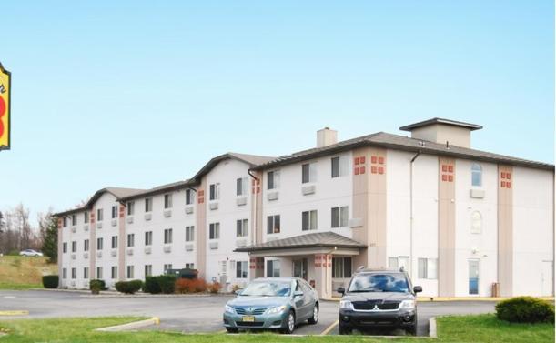 Super 8 By Wyndham Johnstown Hotel Exterior foto